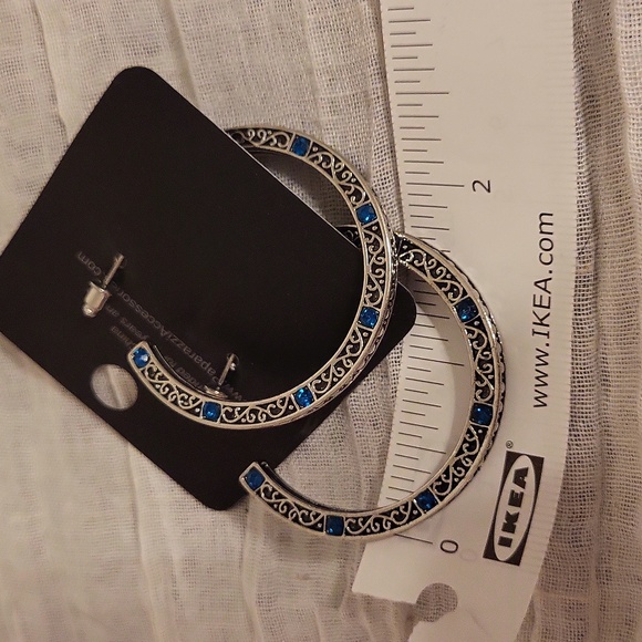 NWT Paparazzi silver colored earrings with turquoise stones Richly Royal - Picture 6 of 10